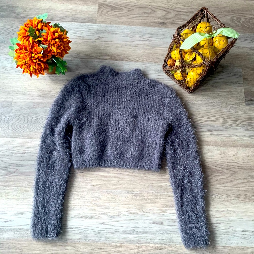 Gray Fuzzy Cropped Turtle Neck - Picture 2 of 5